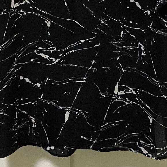 Beautiful slightly sheer black & white blouse w/1/2 sleeves, size 2X - Picture 6 of 9